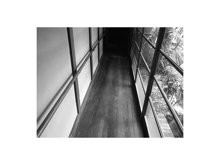 〈 Before 〉廊下