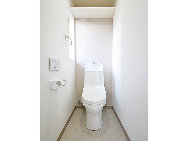 【 After 】店内の内装とカラーをリンクさせ、狭くても明るく